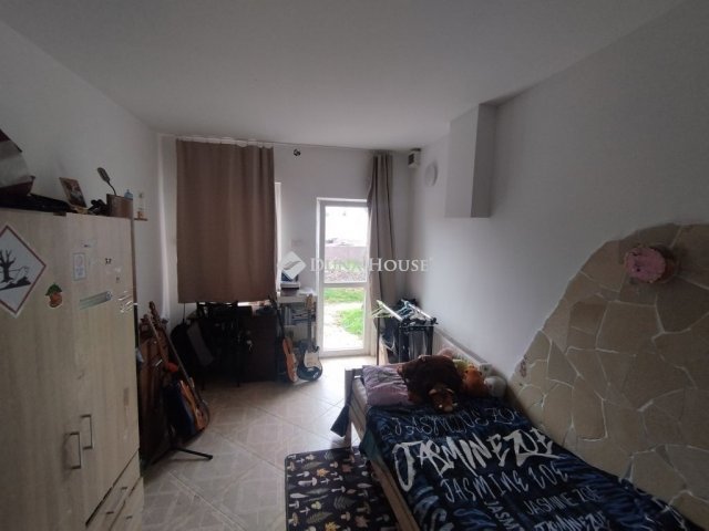 Eladó családi ház, Tatabányán 54.99 M Ft, 4 szobás