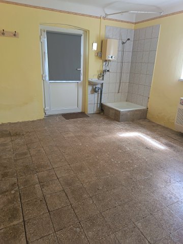 Eladó családi ház, Kaposváron 11.7 M Ft, 1 szobás