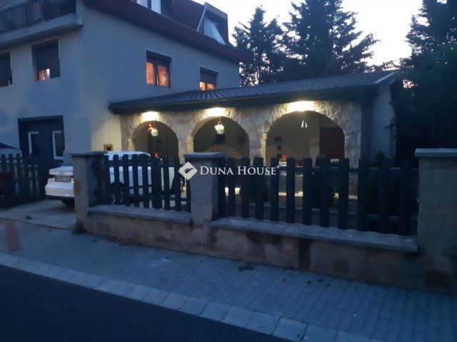 Eladó ikerház, Veresegyházon 70 M Ft, 3 szobás