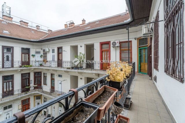 Eladó téglalakás, Budapesten, VII. kerületben 64.9 M Ft