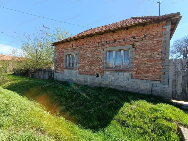 Eladó családi ház, Törökszentmiklóson 12.5 M Ft, 1 szobás