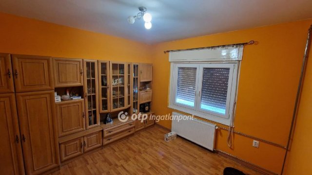 Eladó családi ház, Lőrinciben 44.999 M Ft, 3 szobás