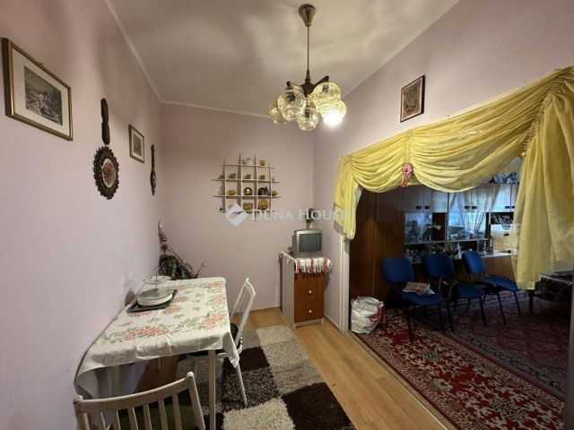 Eladó panellakás, Nagykőrösön 33 M Ft, 2 szobás