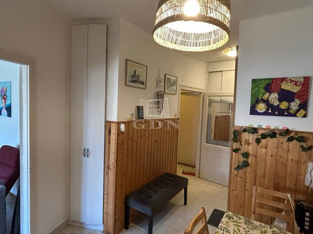 Eladó téglalakás, Veszprémben 76.5 M Ft, 3 szobás