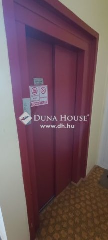 Eladó panellakás, Pécsett 41.9 M Ft, 2 szobás