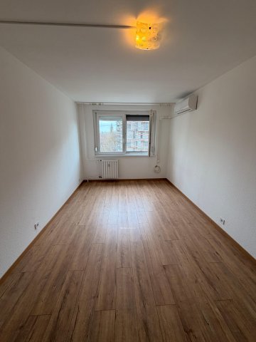 Eladó panellakás, Budapesten, III. kerületben 69.99 M Ft