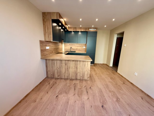 Eladó panellakás, Szegeden 45.9 M Ft, 2 szobás