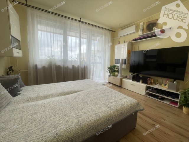 Eladó panellakás, Kecskeméten 39.9 M Ft, 1 szobás