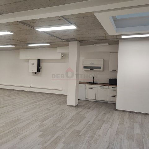 Kiadó iroda, Debrecenben 460 E Ft / hó, 1 szobás