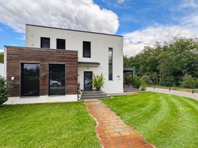 Eladó családi ház, Kecskeméten 195 M Ft, 4 szobás