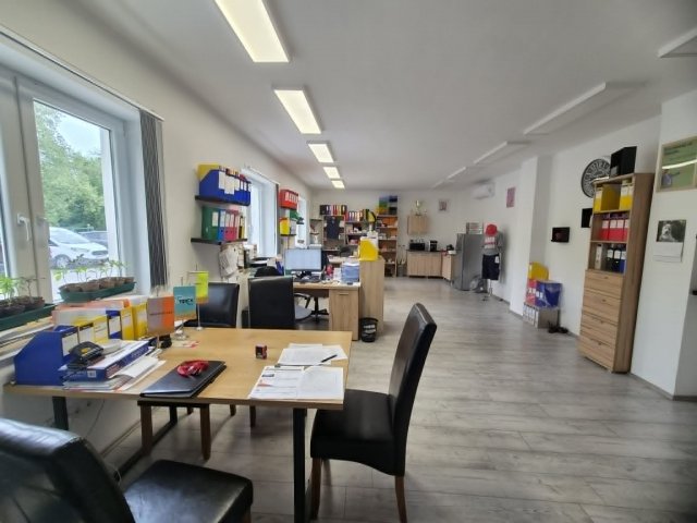 Eladó ipari ingatlan, Pécsett, Káposztásvölgyi úton 72 M Ft