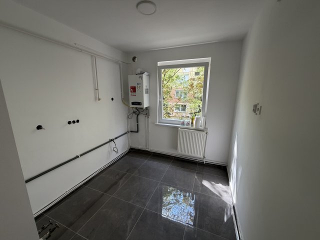 Eladó panellakás, Gyulán 32 M Ft, 2 szobás