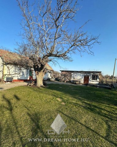 Eladó családi ház, Kecskeméten 38.9 M Ft, 1 szobás