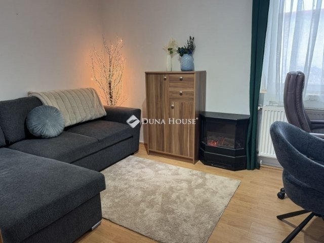 Eladó családi ház, Pilisvörösváron 94.7 M Ft, 5 szobás