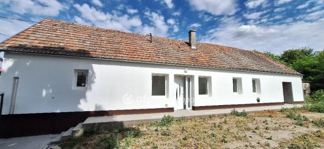 Eladó családi ház, Kaskantyún 27.9 M Ft, 2 szobás