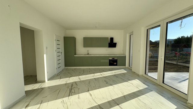 Kiadó családi ház, albérlet, Debrecenben 700 E Ft / hó