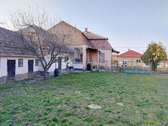 Eladó családi ház, Mocsán 55 M Ft, 3 szobás