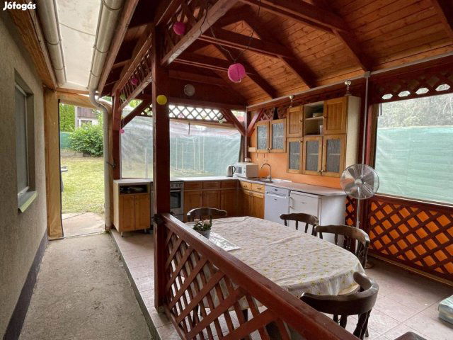 Eladó nyaraló, Majosházán 25.9 M Ft, 1 szobás