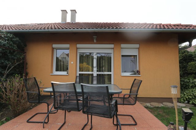 Eladó ikerház, Kistarcsán 119.9 M Ft, 4 szobás