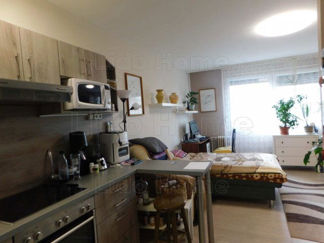 Eladó panellakás, Dombóváron 24.8 M Ft, 1 szobás