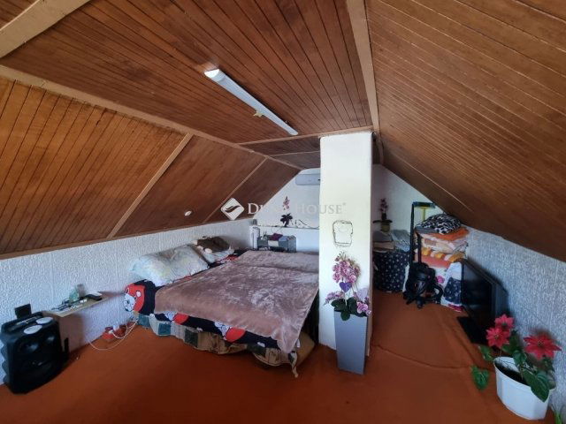 Eladó családi ház, Szentmártonkátán 9.5 M Ft, 2 szobás