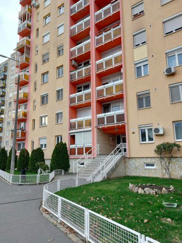 Kiadó panellakás, albérlet, Szolnokon 120 E Ft / hó, 2 szobás