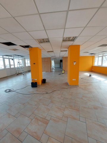 Eladó üzlethelyiség, Debrecenben 1028.7 M Ft