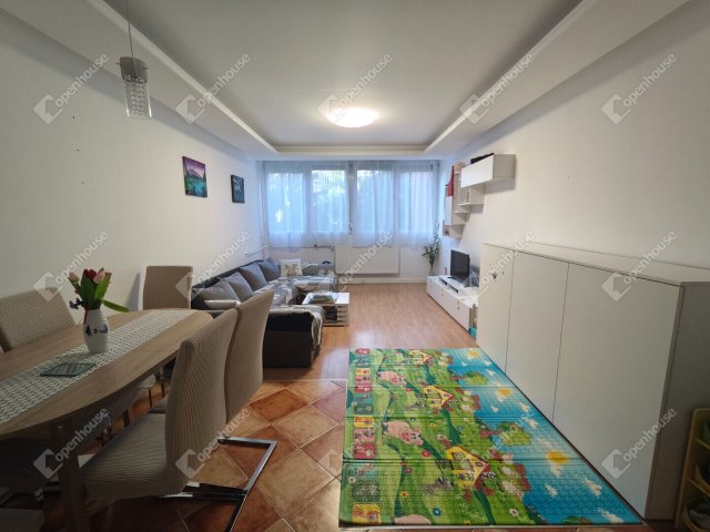 Eladó téglalakás, Szombathelyen 65 M Ft, 3 szobás