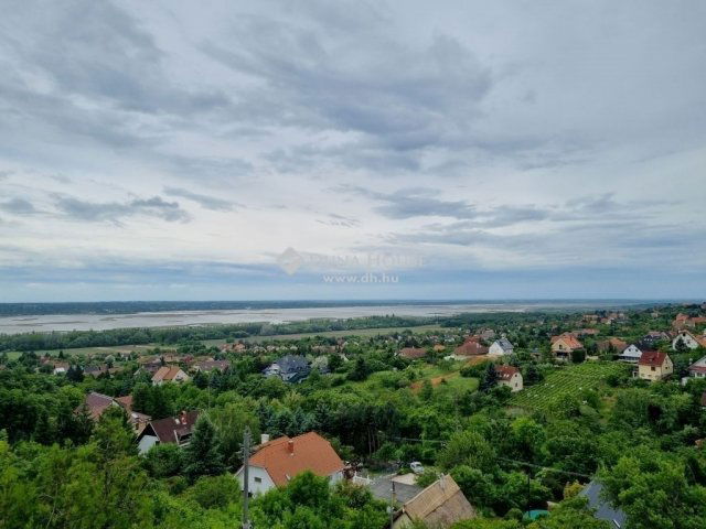Eladó nyaraló, Velencén 87.9 M Ft, 2 szobás