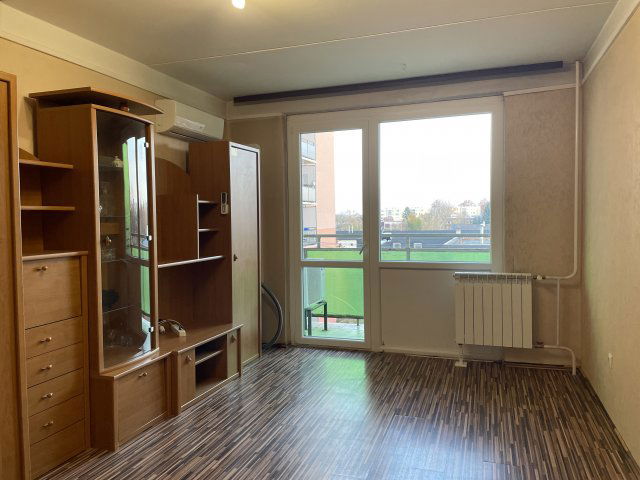 Eladó panellakás, Tiszaújvárosban, Pajtás közben 20.9 M Ft