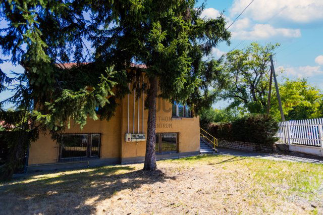 Eladó családi ház, Dunakeszin 105.99 M Ft, 5 szobás