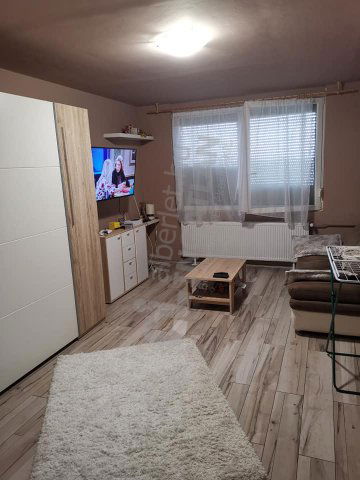 Kiadó téglalakás, albérlet, Hatvanban, Horváth Mihály úton
