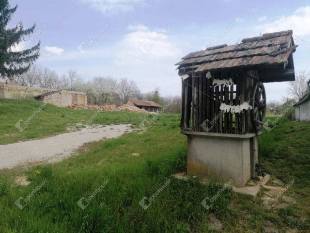 Eladó családi ház, Szentpéterúron 6.9 M Ft, 2 szobás