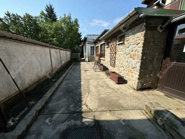 Eladó családi ház, Sopronban 84.9 M Ft, 5 szobás