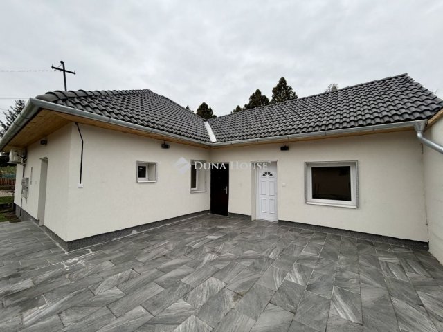 Eladó családi ház, Előszálláson 65 M Ft, 3 szobás