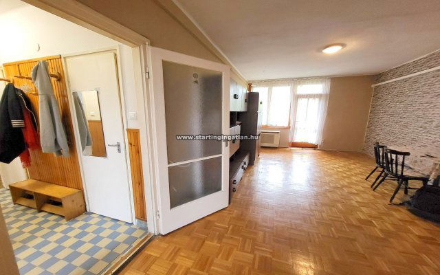 Eladó téglalakás, Budapesten, XV. kerületben, Lóvasút közben