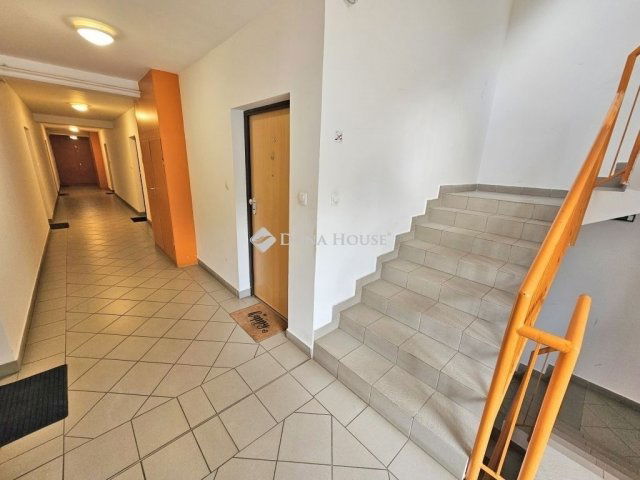 Eladó téglalakás, Budapesten, XVIII. kerületben 71.99 M Ft