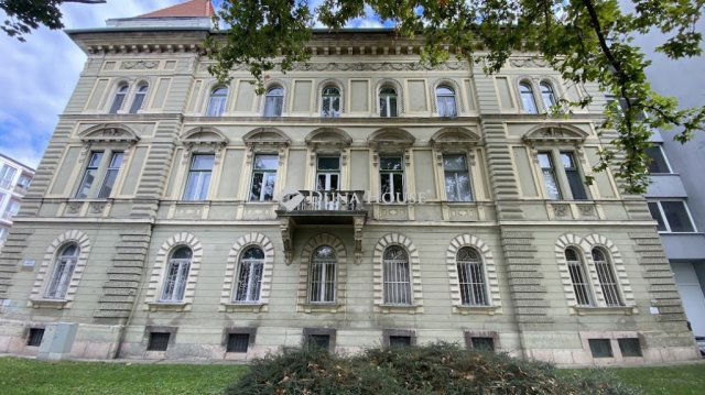 Eladó téglalakás, Győrött, Szent István úton 69.5 M Ft