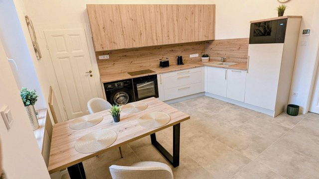 Kiadó téglalakás, albérlet, Szegeden, Béke utcában, 1 szobás