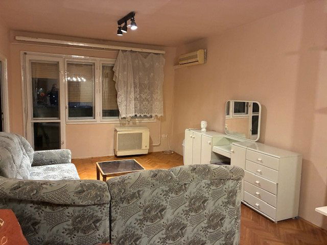 Eladó téglalakás, Szolnokon 31.9 M Ft, 2 szobás