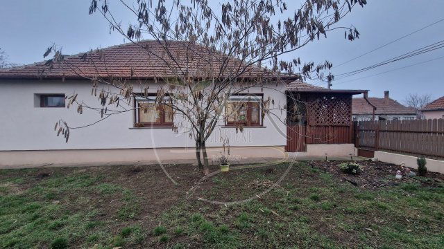 Eladó családi ház, Eleken 24.9 M Ft, 2 szobás