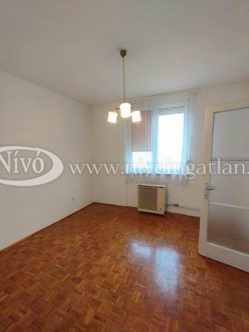 Eladó téglalakás, Veszprémben 65 M Ft, 2 szobás