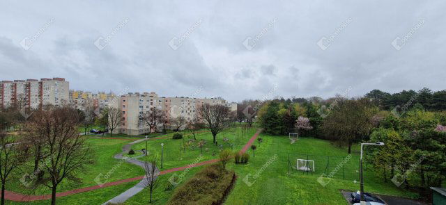 Eladó panellakás, Győrött 37 M Ft, 1 szobás