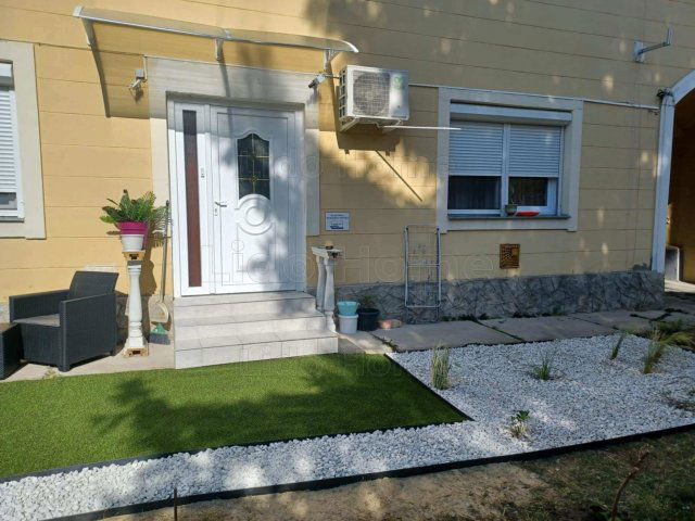 Eladó téglalakás, Kaposváron 43.5 M Ft, 2 szobás