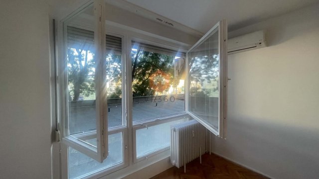 Eladó panellakás, Pécsett, Bajcsy-Zsilinszky utcában 59 M Ft