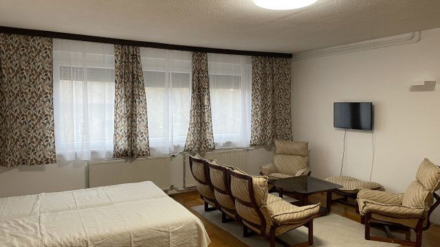 Kiadó téglalakás, albérlet, Győrött 160 E Ft / hó, 1 szobás