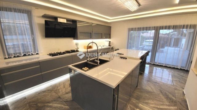 Eladó családi ház, Érden 370 M Ft, 4 szobás