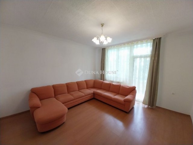 Kiadó téglalakás, albérlet, Tatabányán 150 E Ft / hó