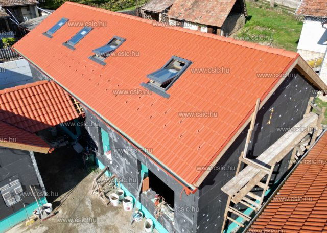 Eladó családi ház, Budakalászon 129.9 M Ft, 4 szobás