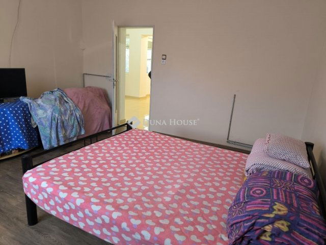 Eladó családi ház, Kartalon 61.99 M Ft, 2+1 szobás